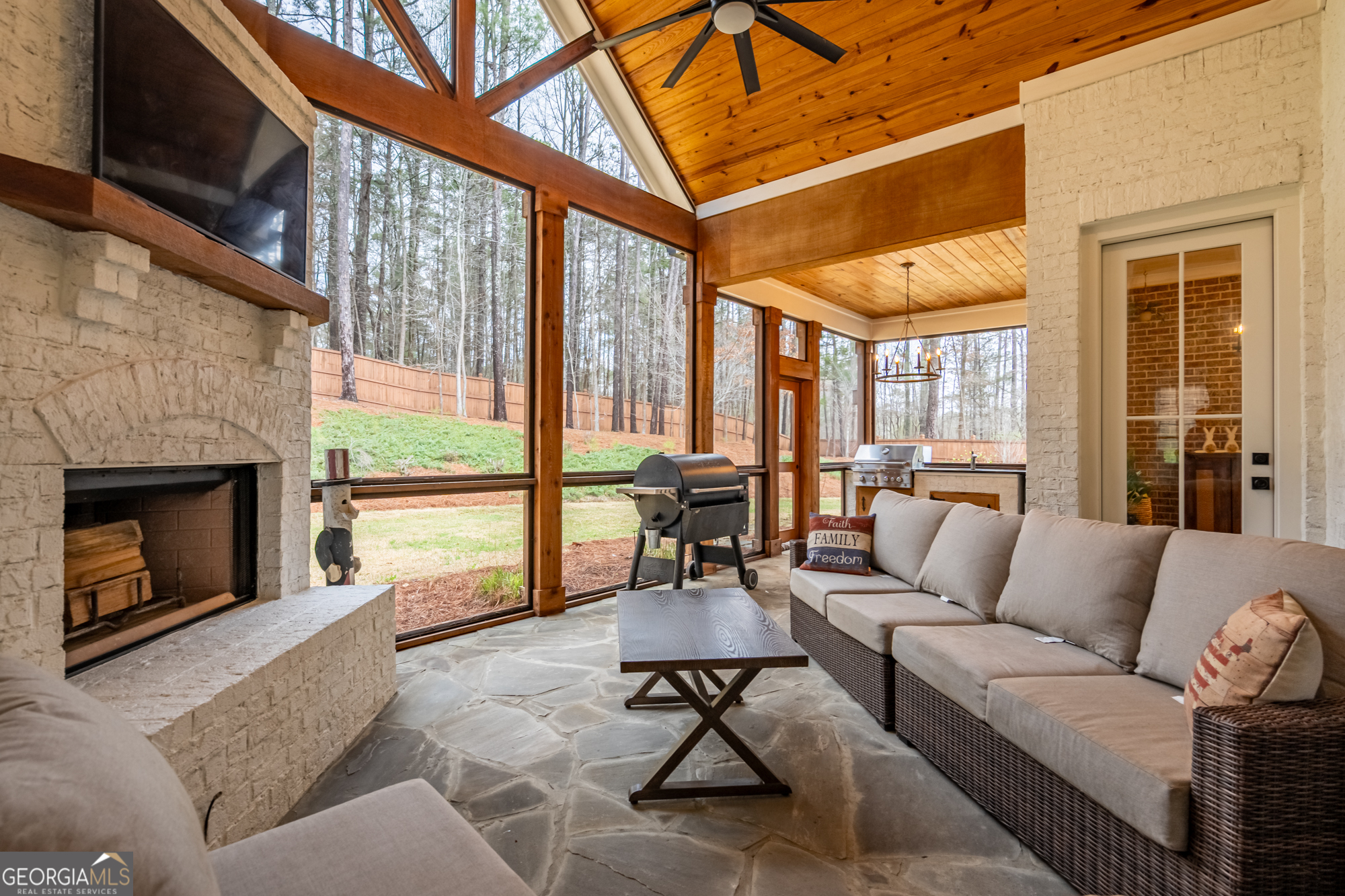 1009 Davenport Circle Powder Springs GA 30127
