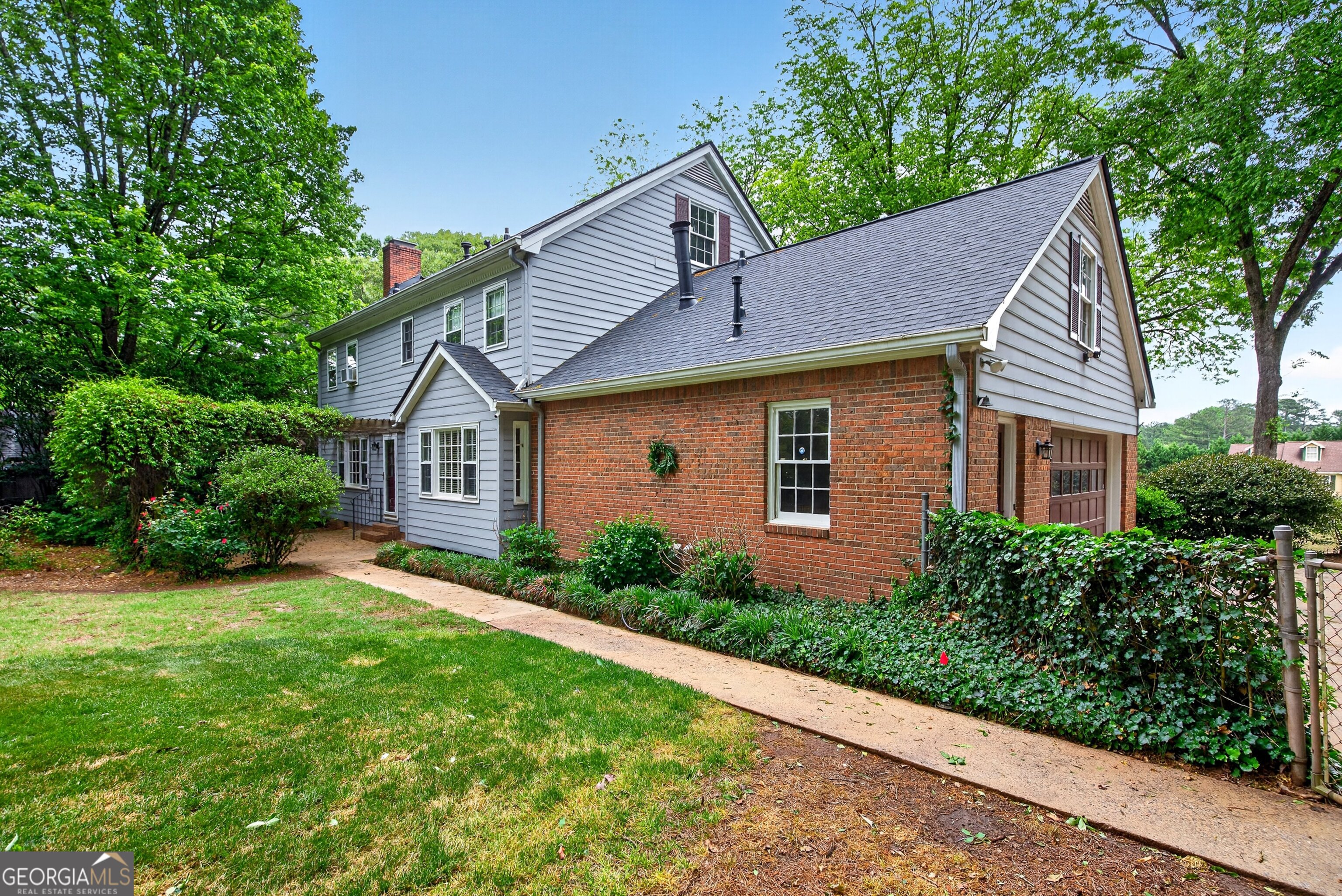 205 Dix Lee On Drive Fayetteville GA 30214