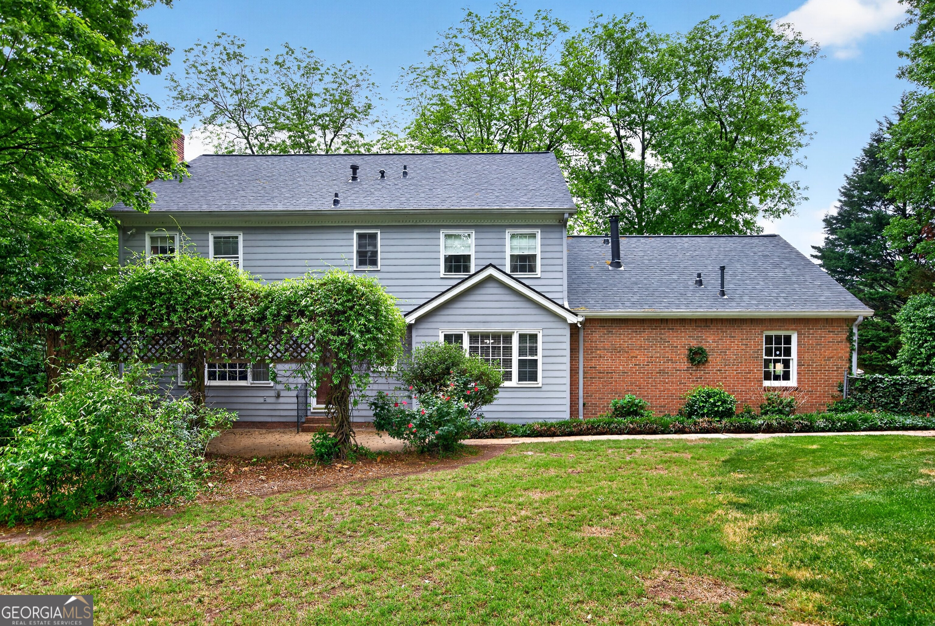 205 Dix Lee On Drive Fayetteville GA 30214