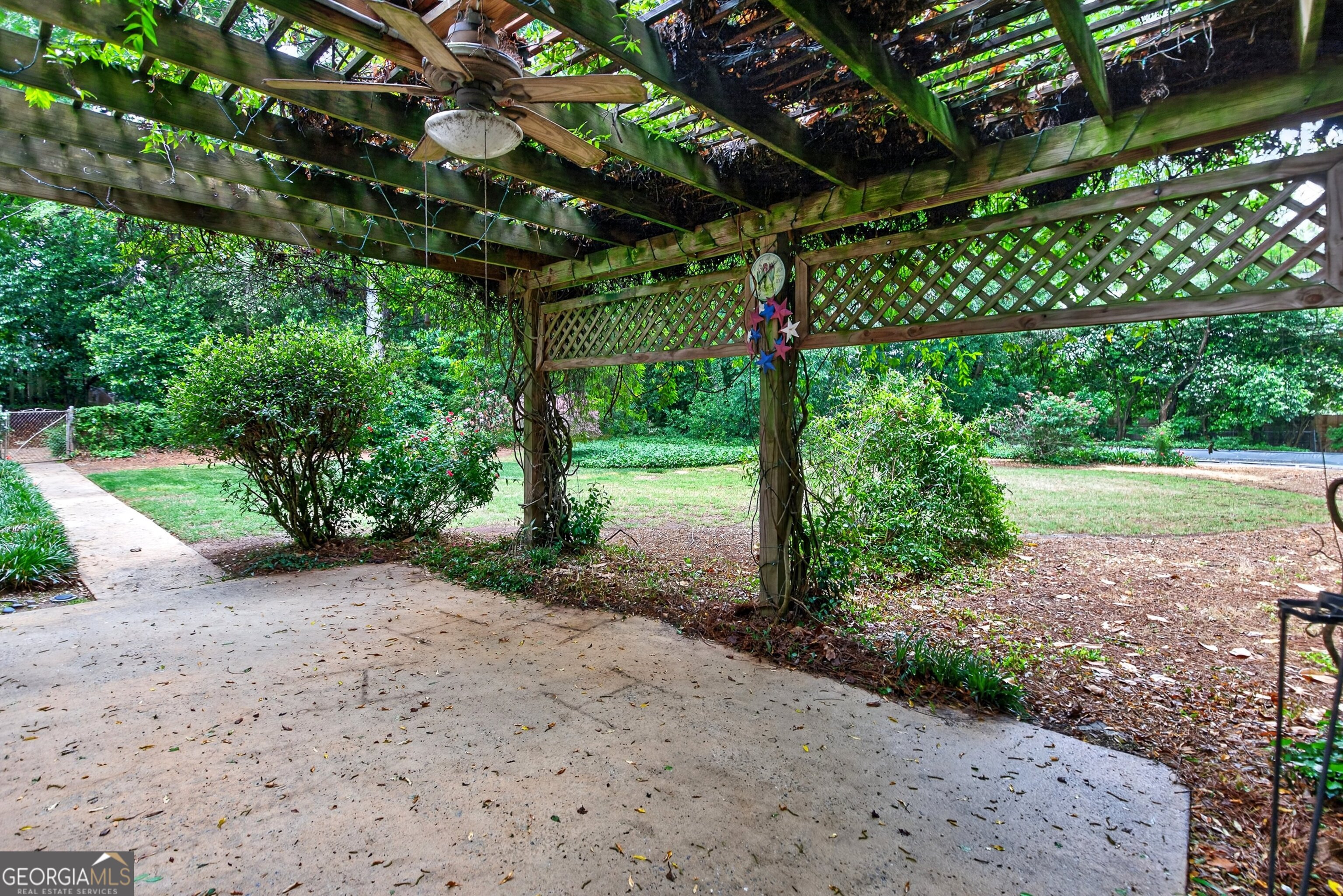 205 Dix Lee On Drive Fayetteville GA 30214