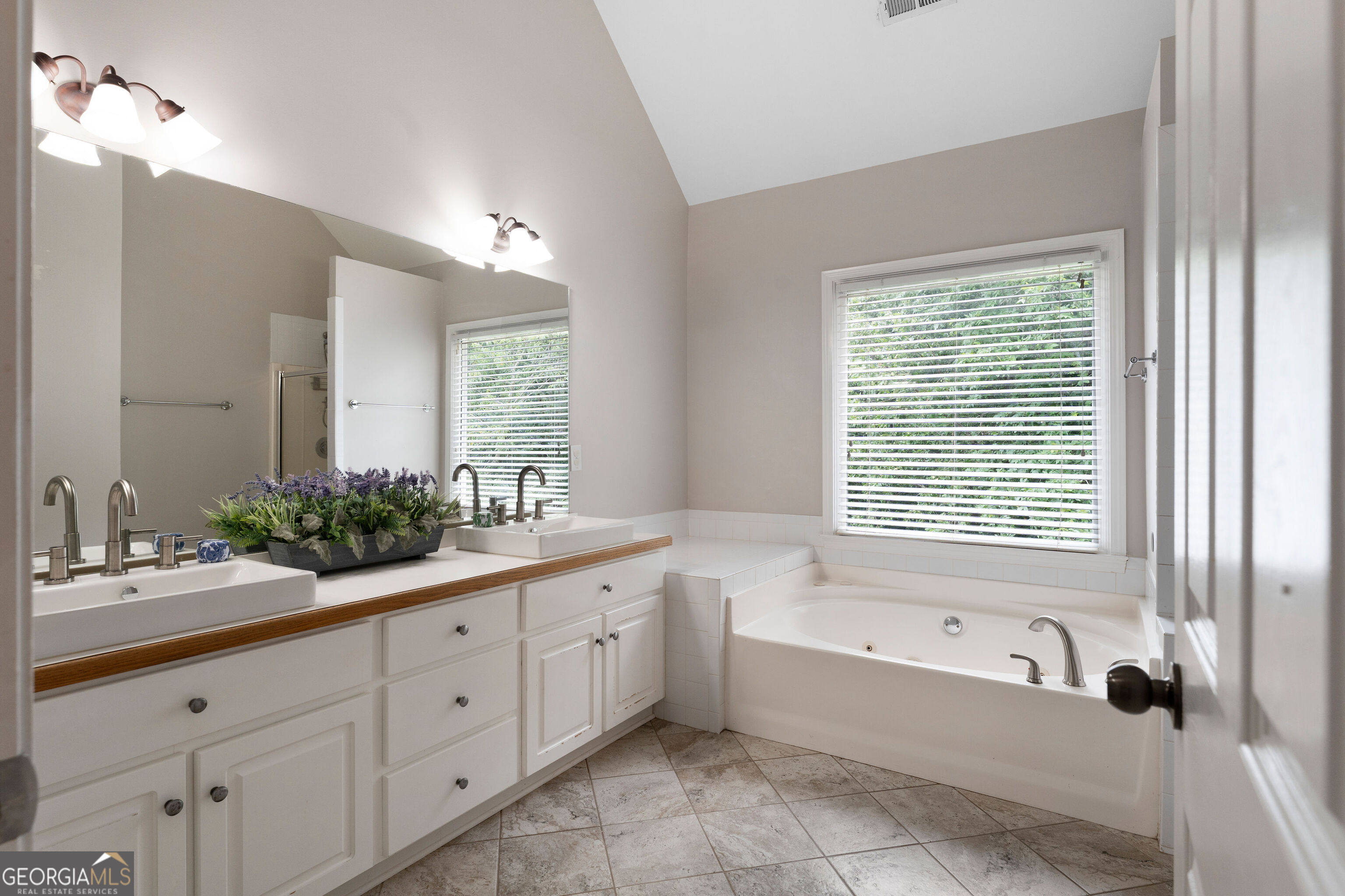 17 Lowry Way Euharlee GA 30145