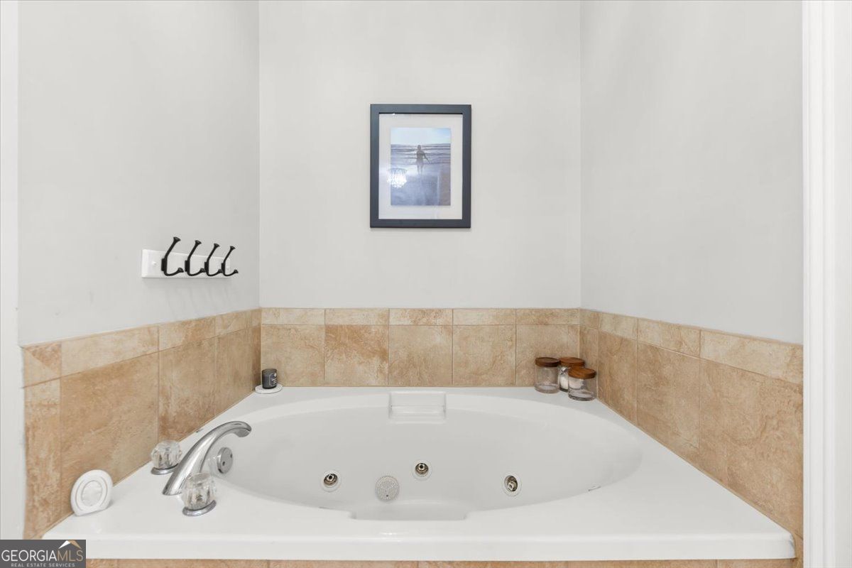 25 Cherokee Hills Drive Rydal GA 30171
