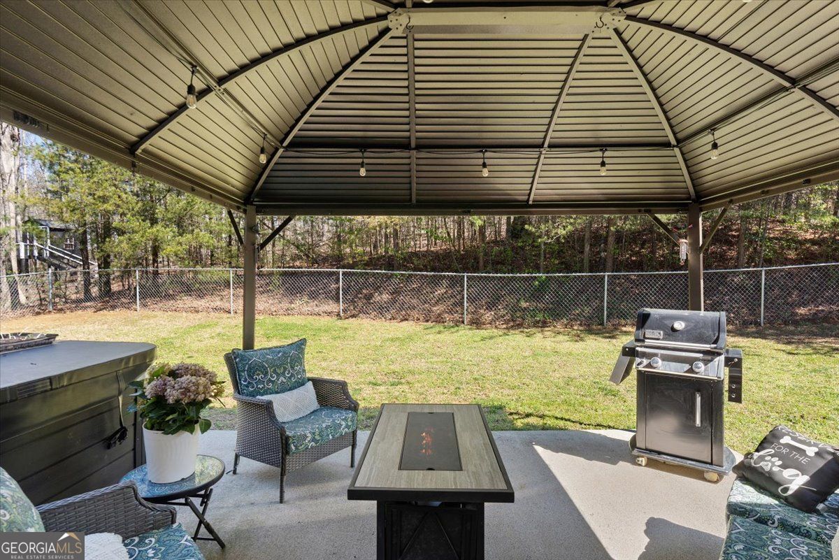 25 Cherokee Hills Drive Rydal GA 30171