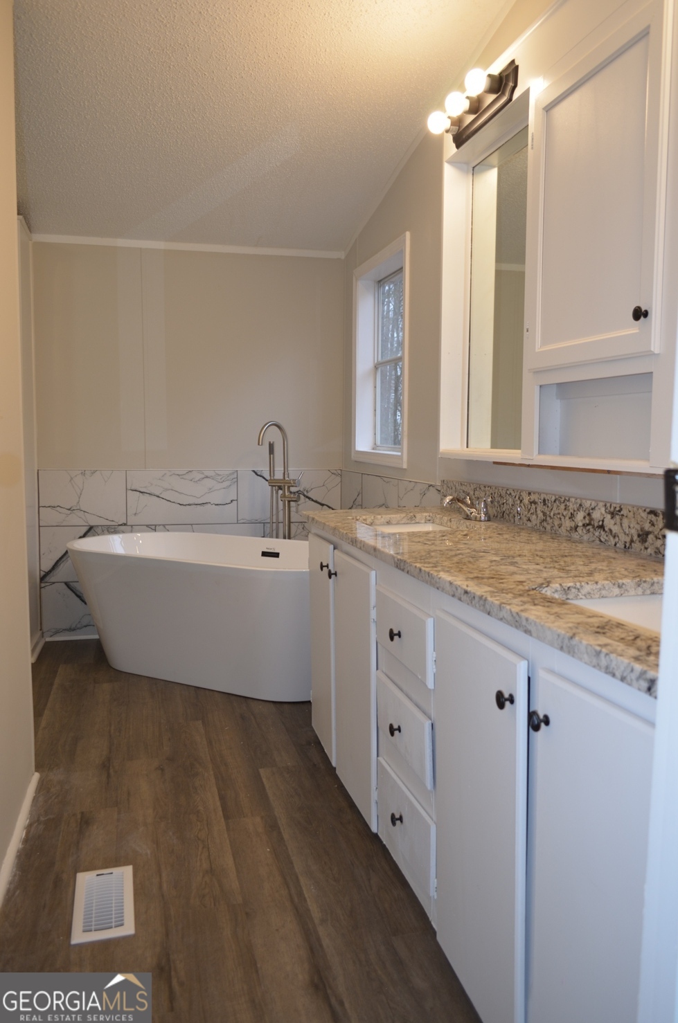 1048 Lee King Road Forsyth GA 31029