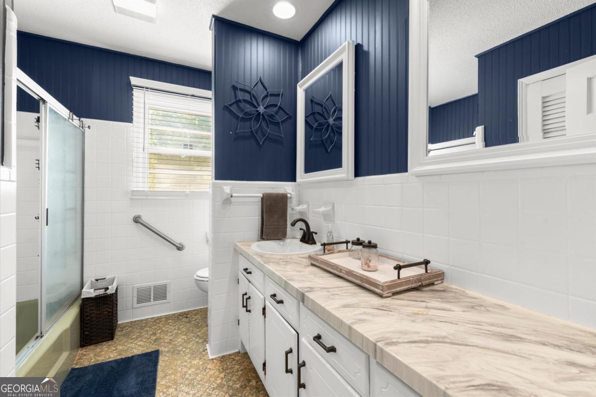 1002 Hank Lane Canton GA 30114