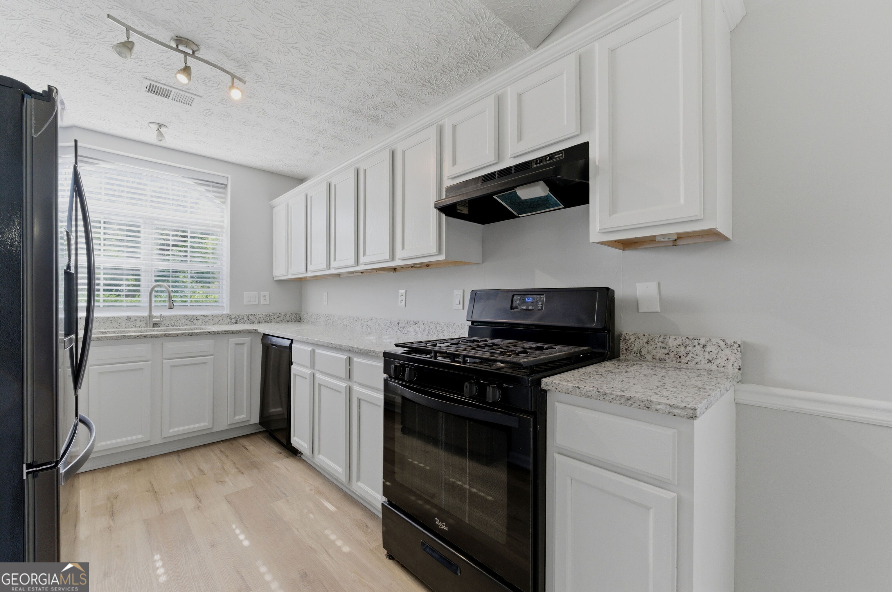 20 Village Walk Covington GA 30016