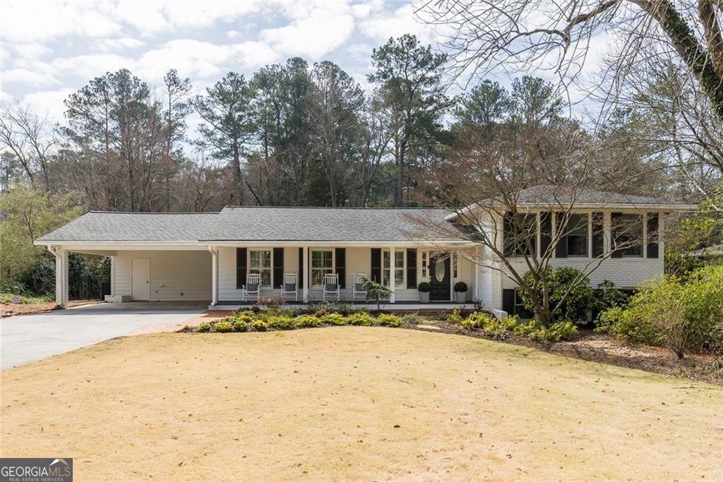 775 E Powderhorn Road NE Sandy Springs GA 30342