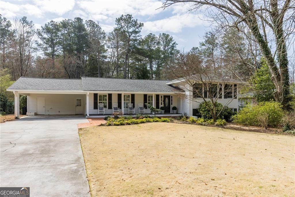 775 E Powderhorn Road NE Sandy Springs GA 30342