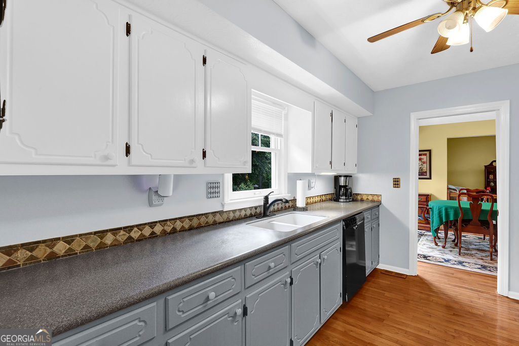 2184 Valley Creek Circle Snellville GA 30078