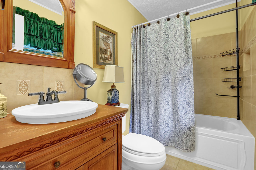 2184 Valley Creek Circle Snellville GA 30078