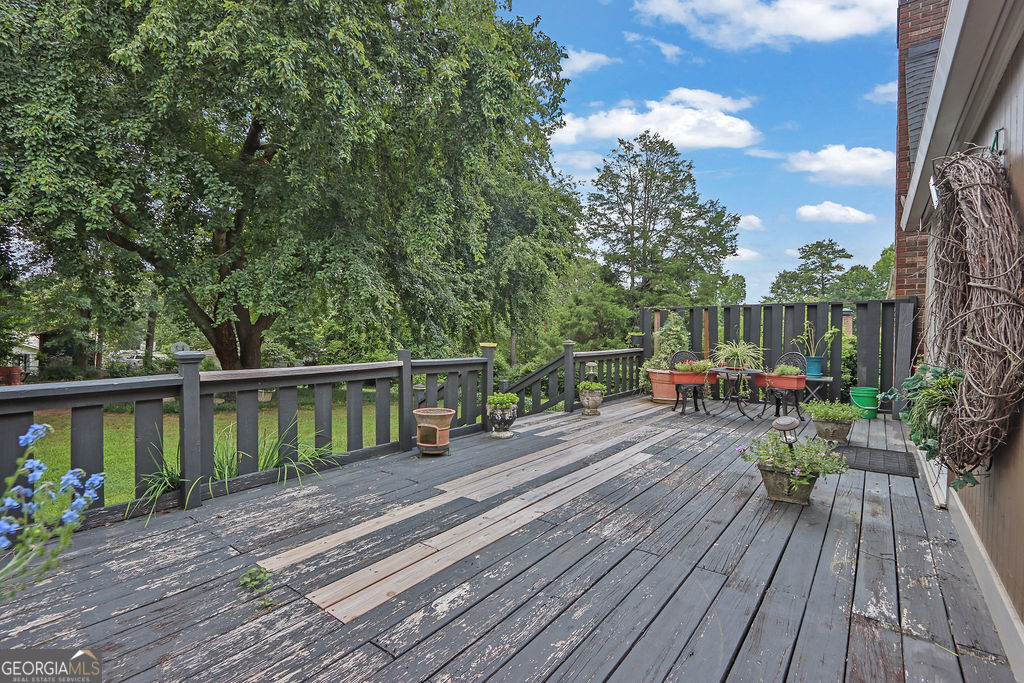 2184 Valley Creek Circle Snellville GA 30078