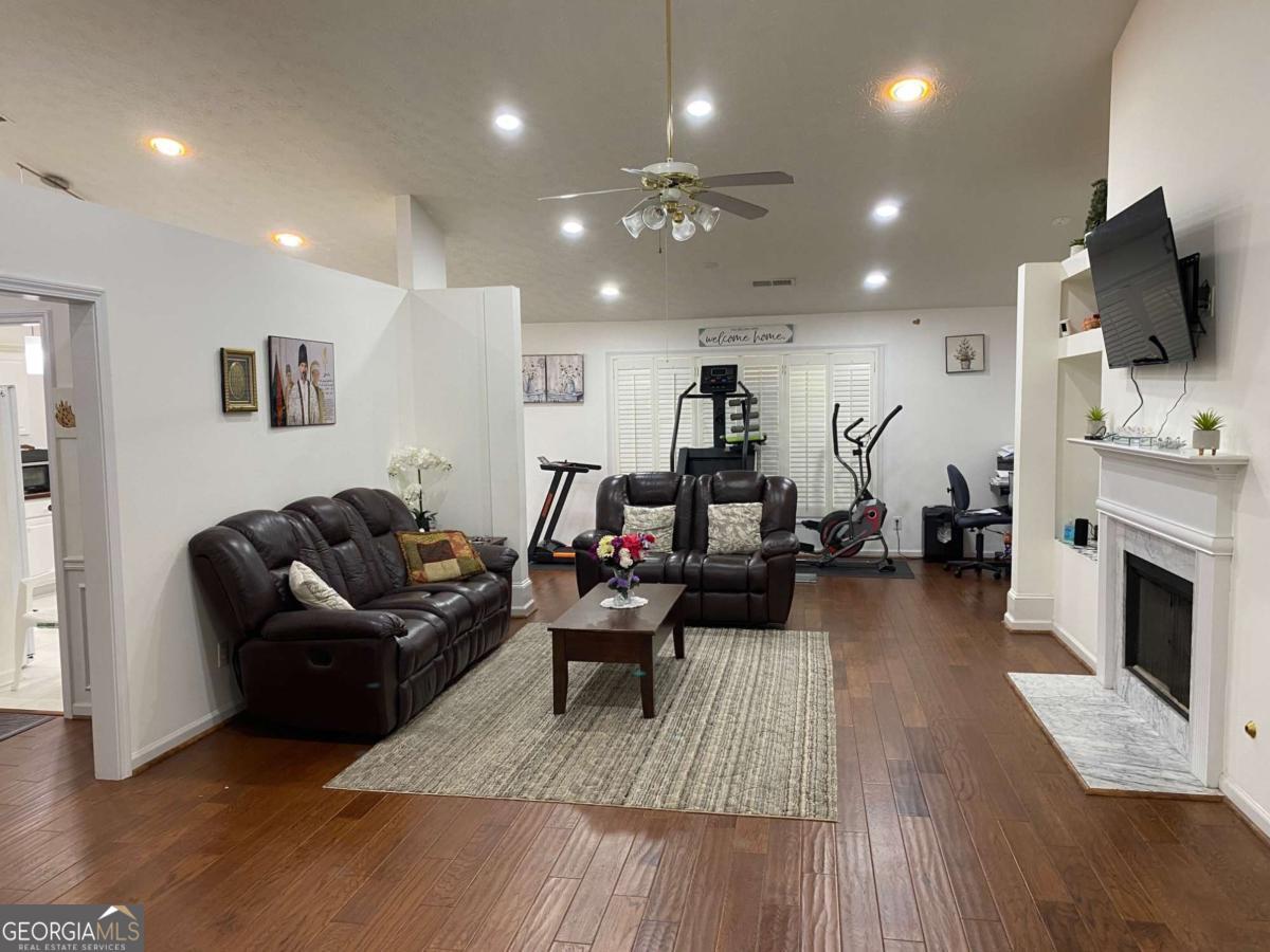 2840 General Lee Way Buford GA 30519