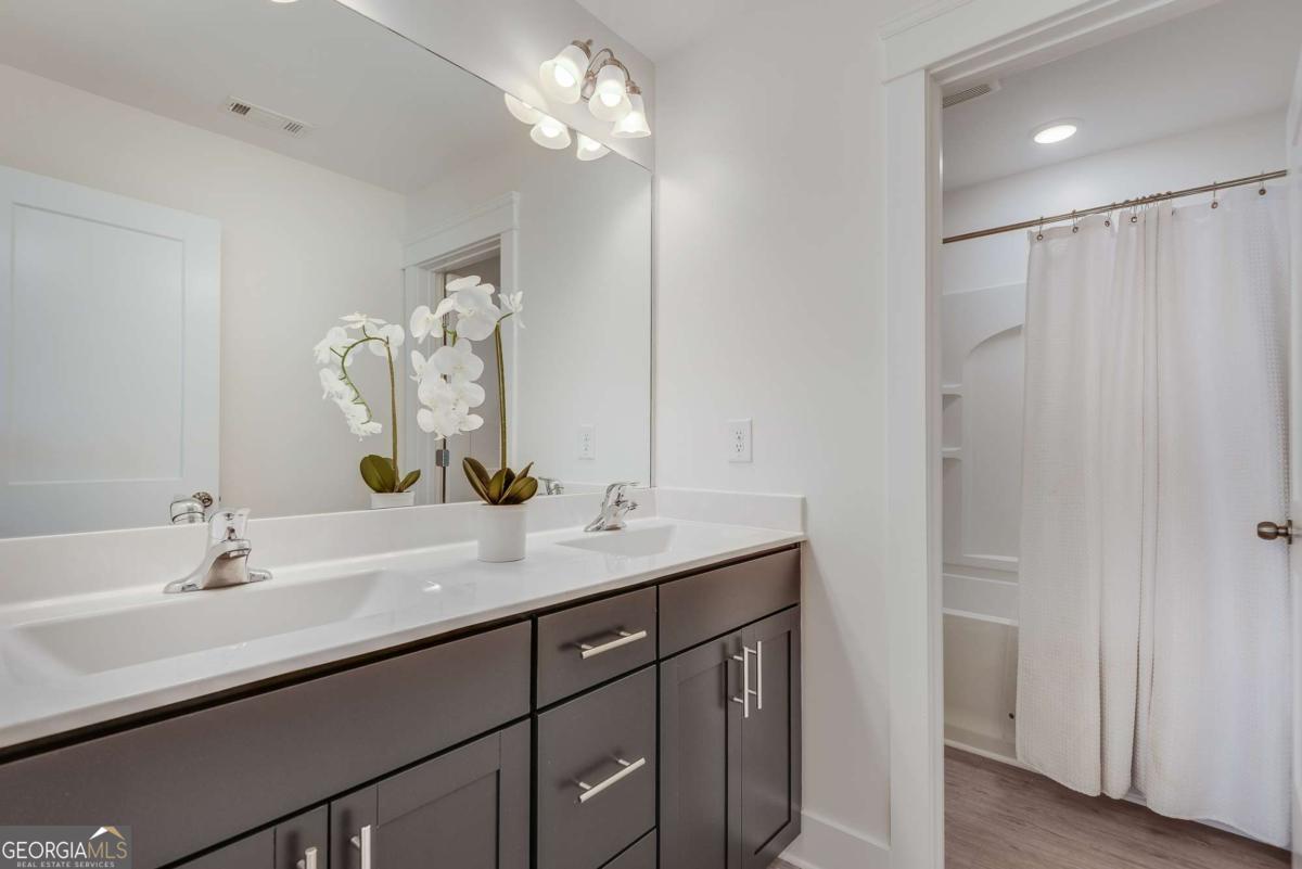 6809 Benjamin Drive Flowery Branch GA 30542