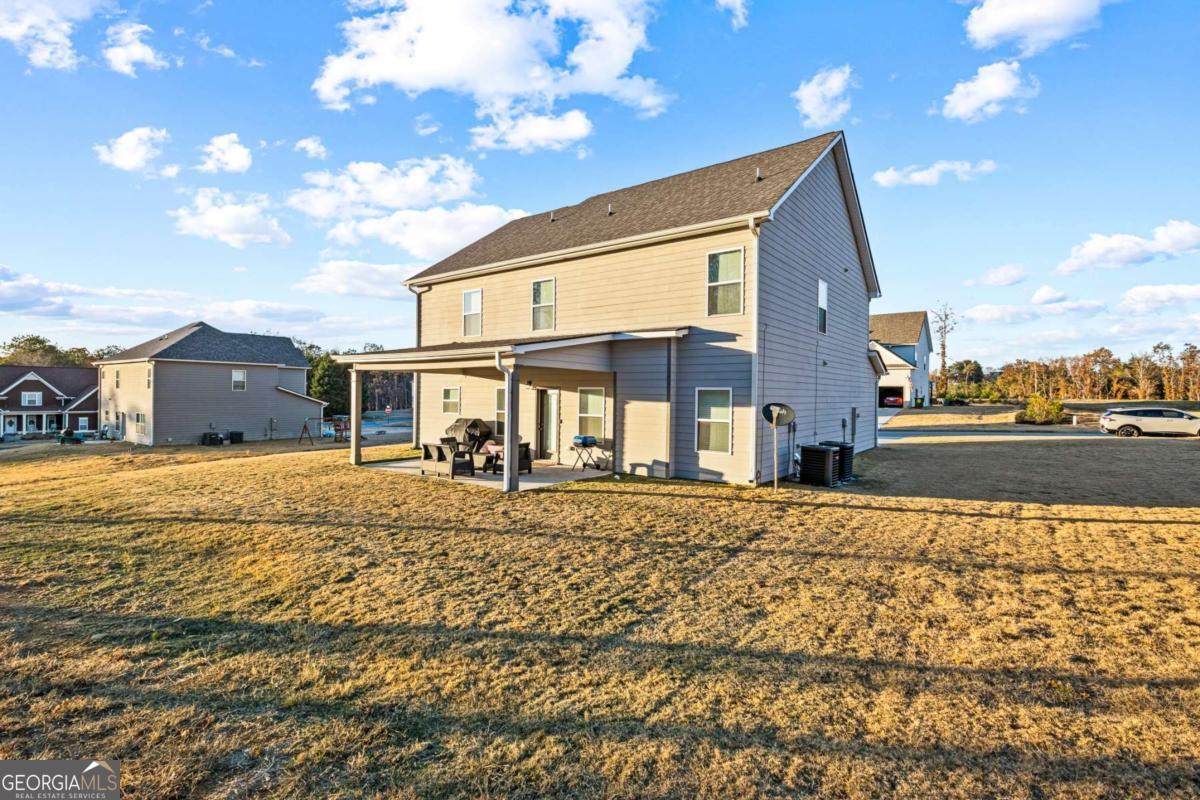 61 N Village Circle Rydal GA 30171