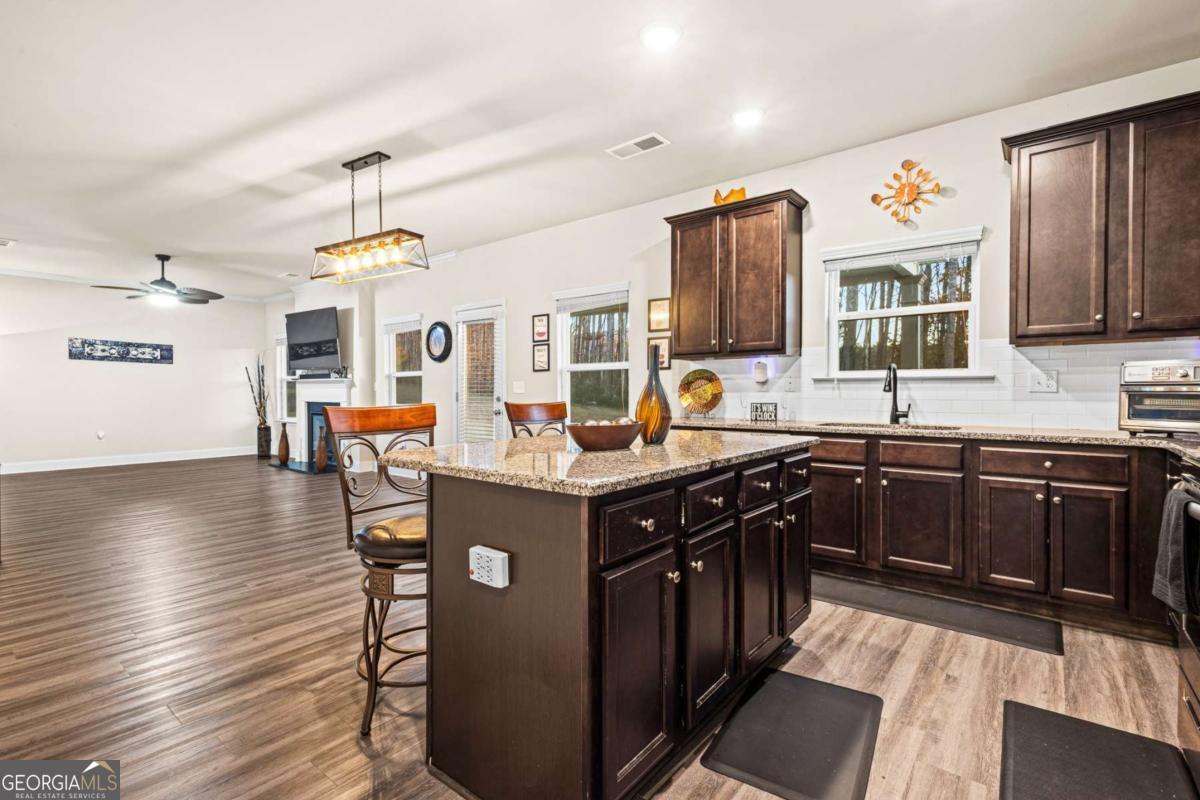 61 N Village Circle Rydal GA 30171