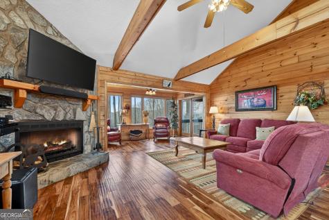 1189 Walnut Ridge Ellijay GA 30536