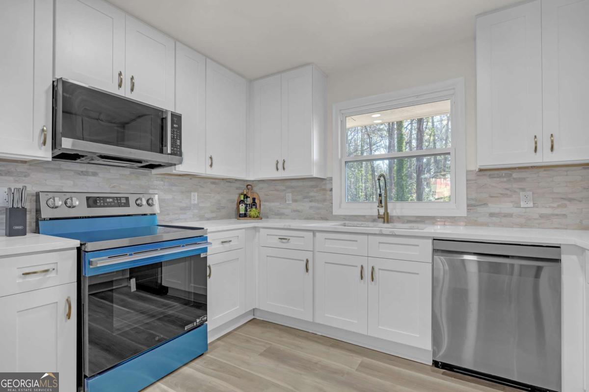 2418 Meadow Lark Drive East Point GA 30344