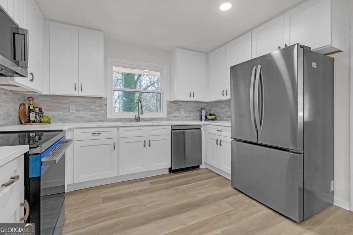 2418 Meadow Lark Drive East Point GA 30344