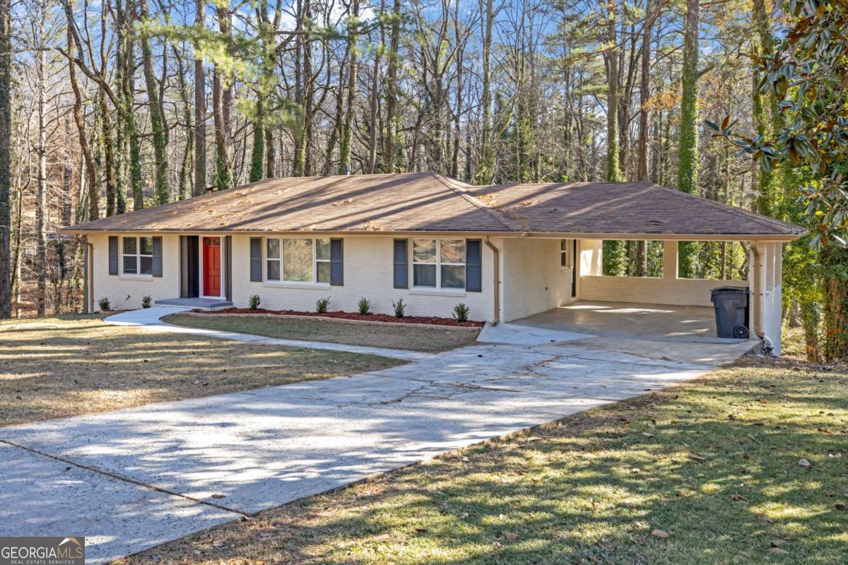 2418 Meadow Lark Drive East Point GA 30344