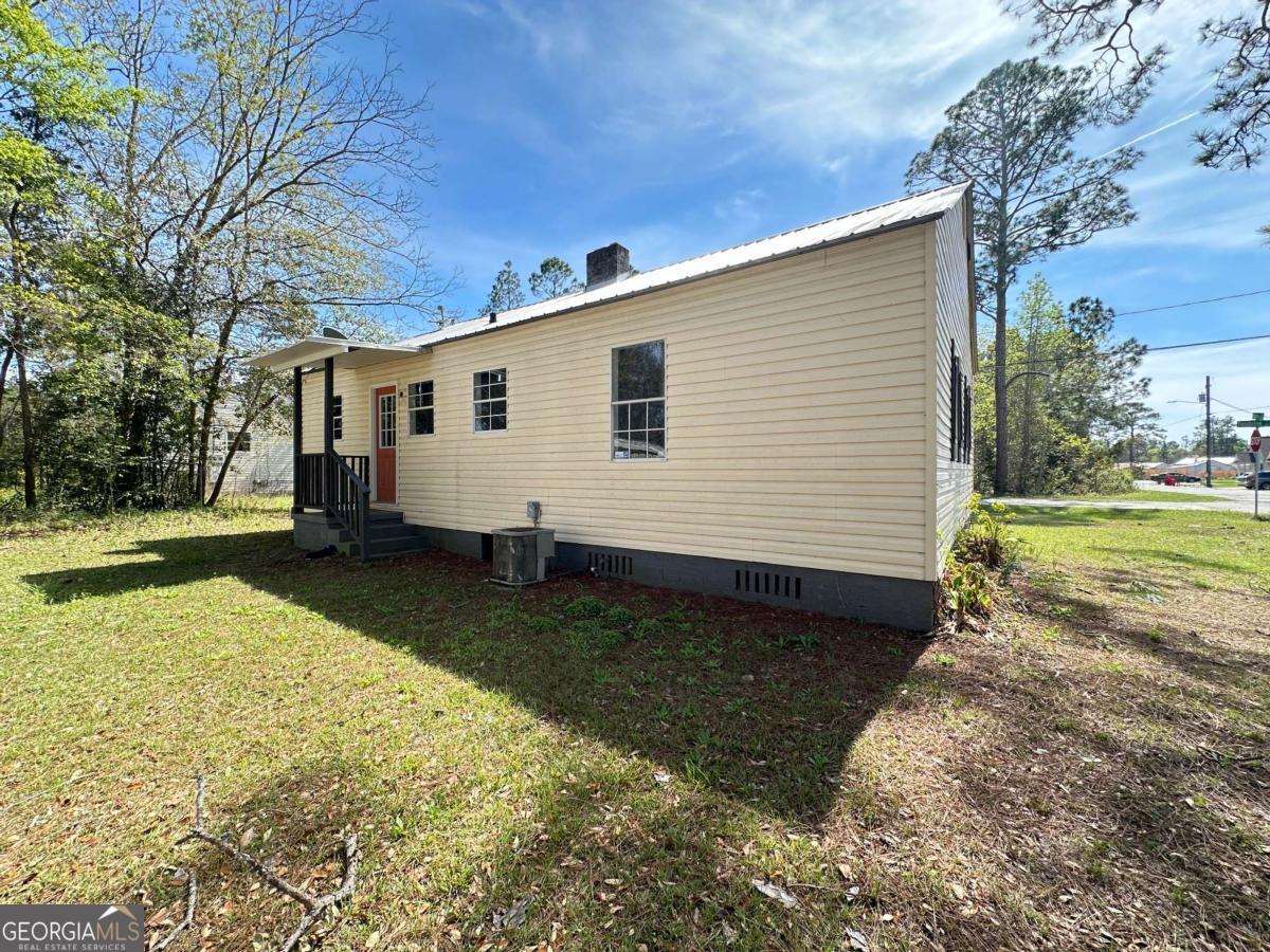 11 Pendleton Street Baxley GA 31513