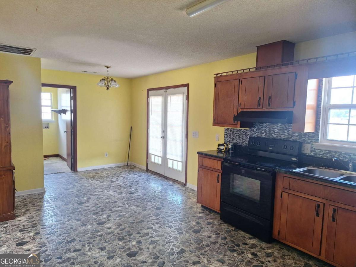 37 Faison Street Baxley GA 31513