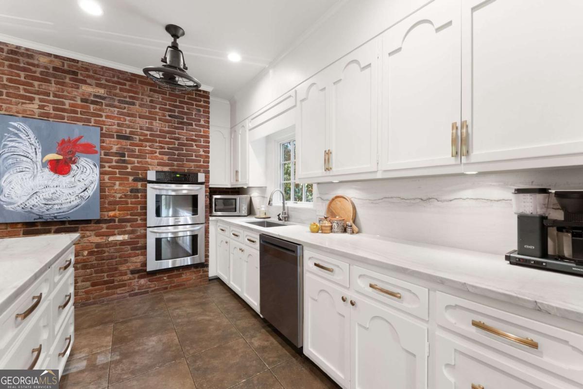 1812 Valley Road NE Gainesville GA 30501