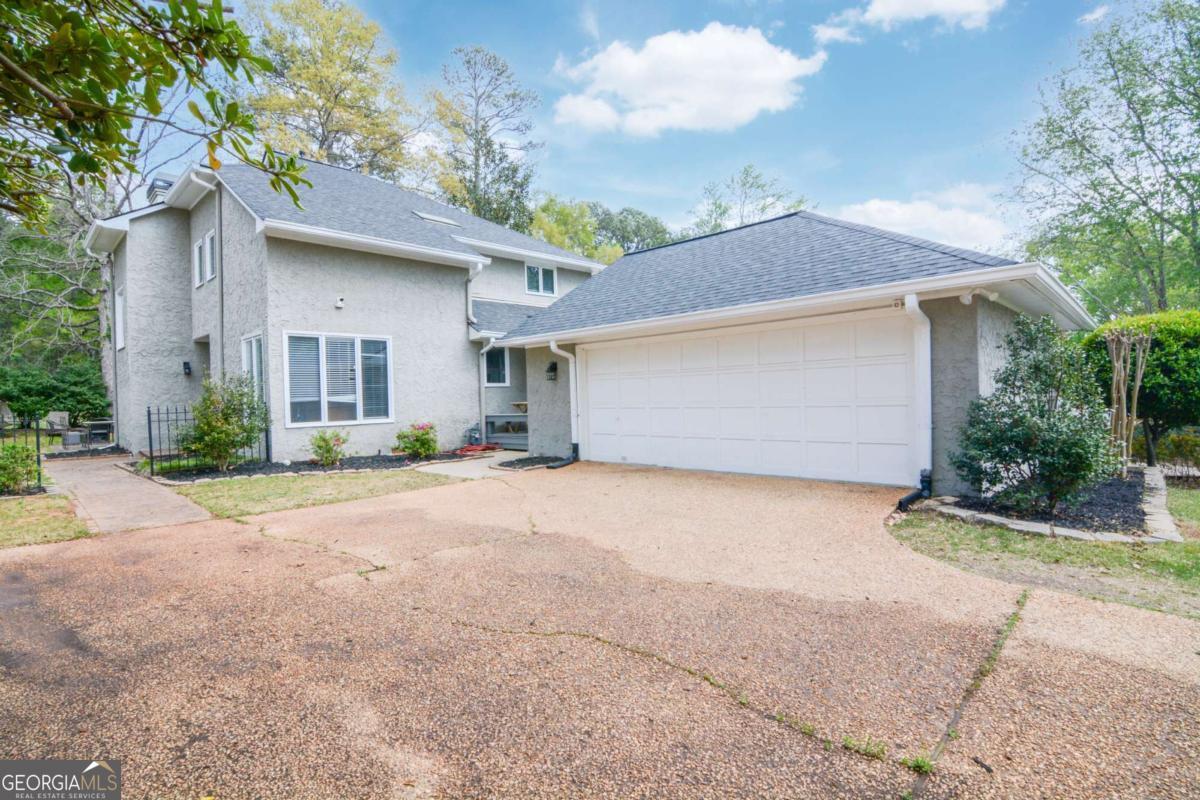 2560 Links End Roswell GA 30076
