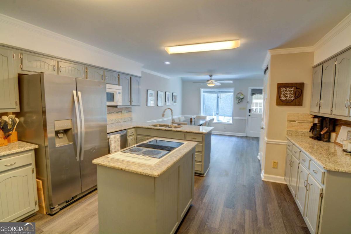 2560 Links End Roswell GA 30076