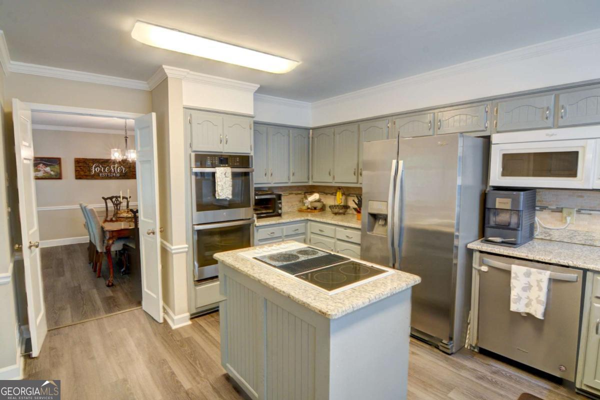 2560 Links End Roswell GA 30076