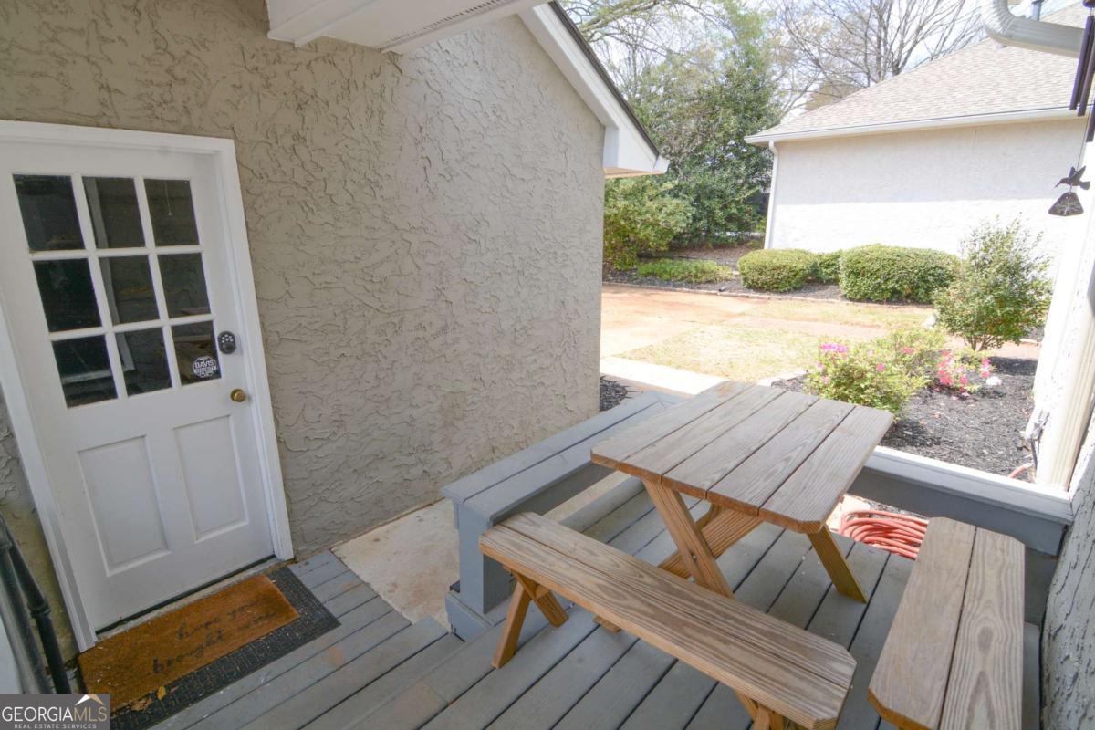 2560 Links End Roswell GA 30076