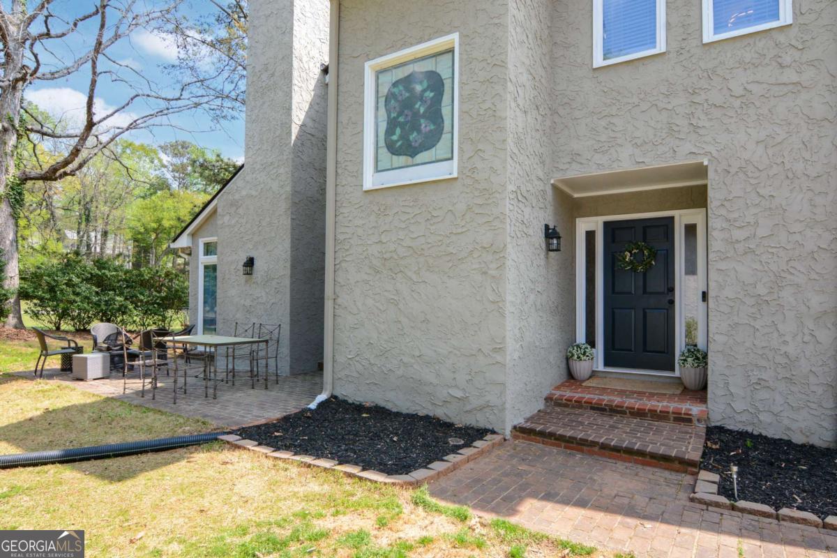 2560 Links End Roswell GA 30076