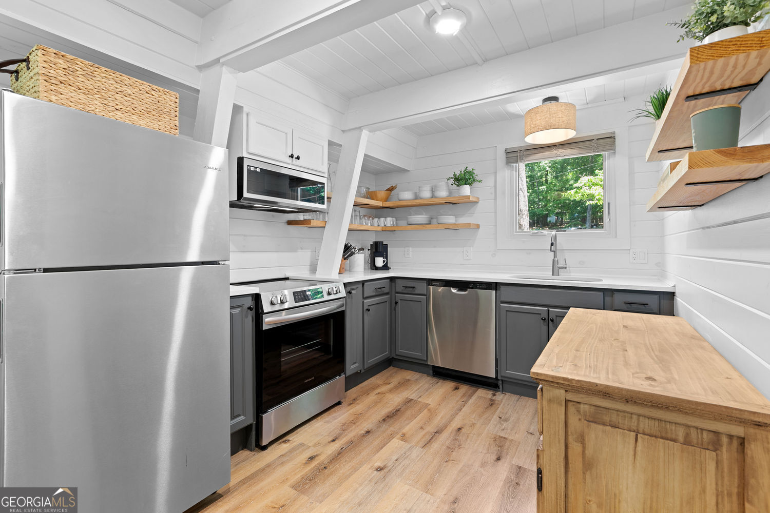 18 Oriole Drive White GA 30184