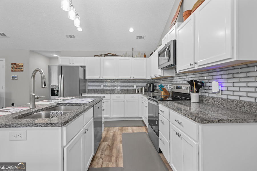 192 Hummingbird Lane Jesup GA 31545