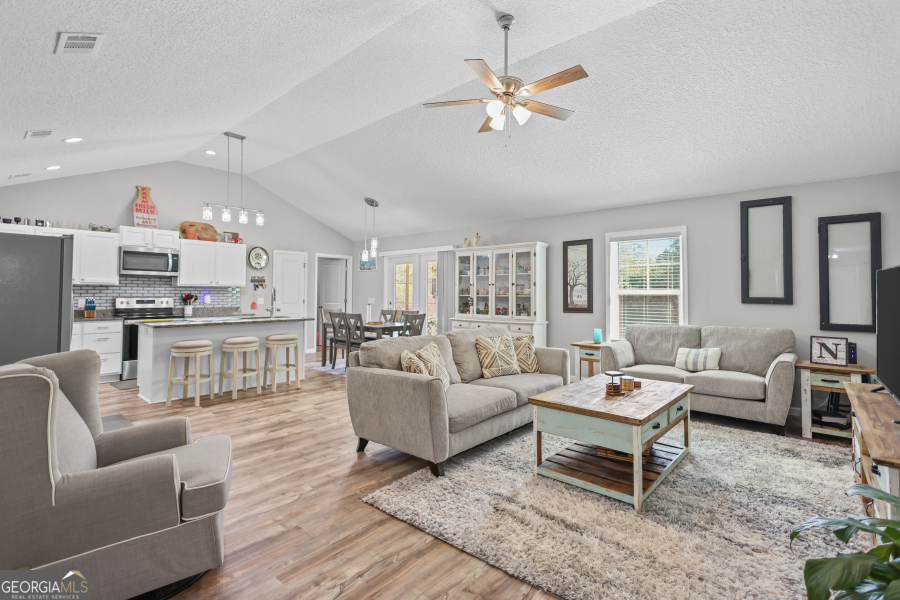 192 Hummingbird Lane Jesup GA 31545