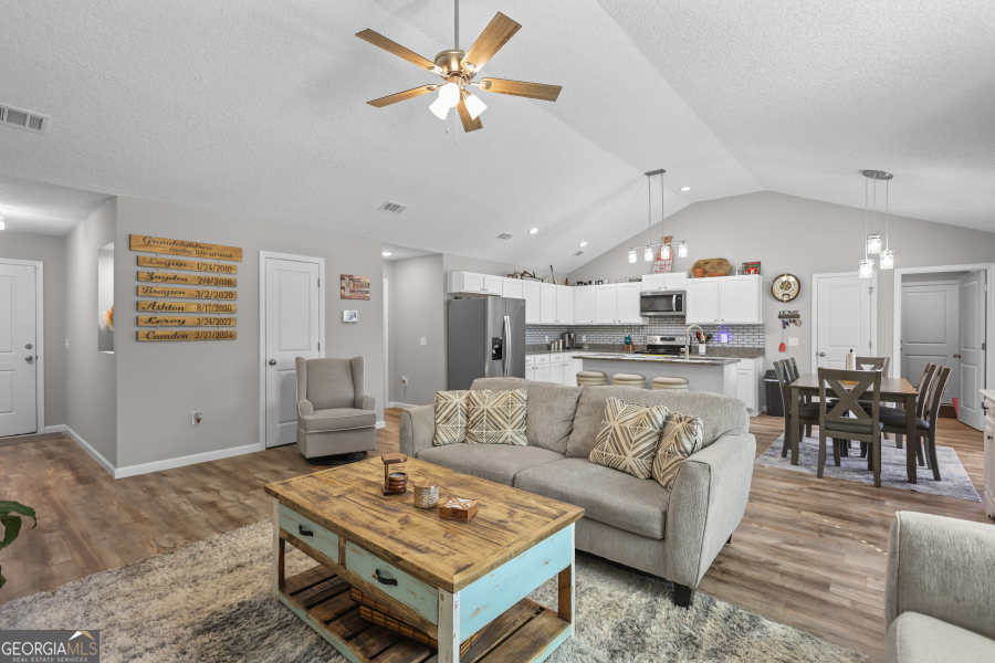 192 Hummingbird Lane Jesup GA 31545