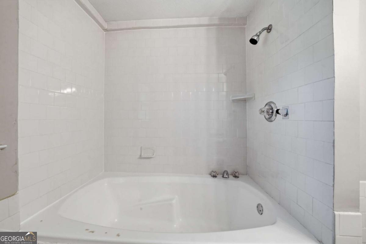 2937 Pebble Lane Snellville GA 30078