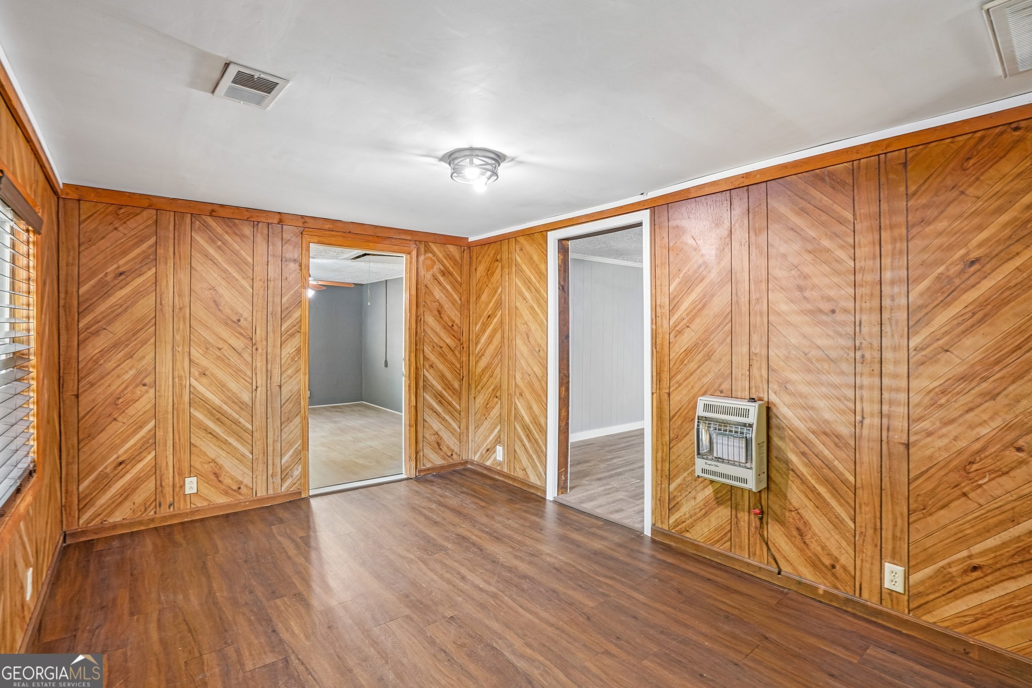 1042 Main Street Whitesburg GA 30185
