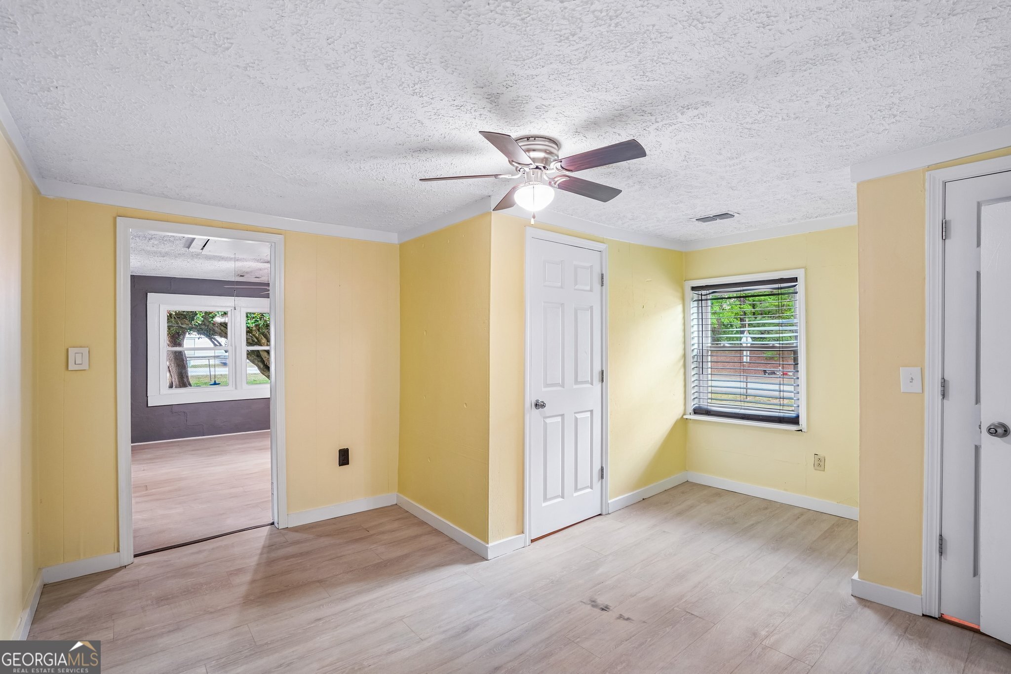 1042 Main Street Whitesburg GA 30185