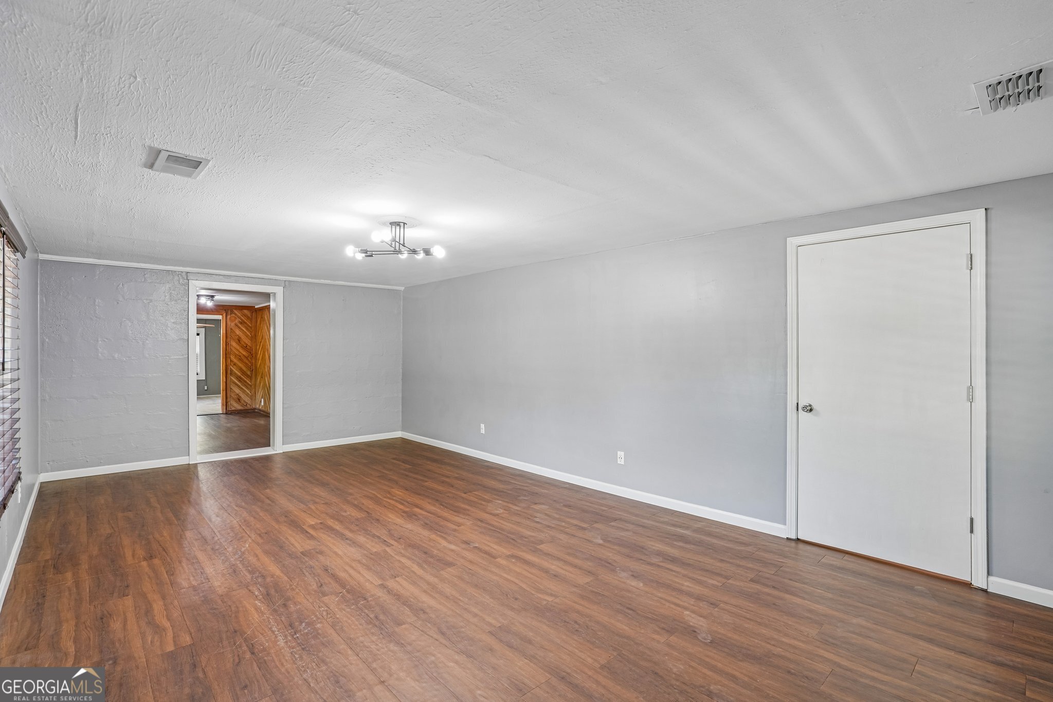 1042 Main Street Whitesburg GA 30185