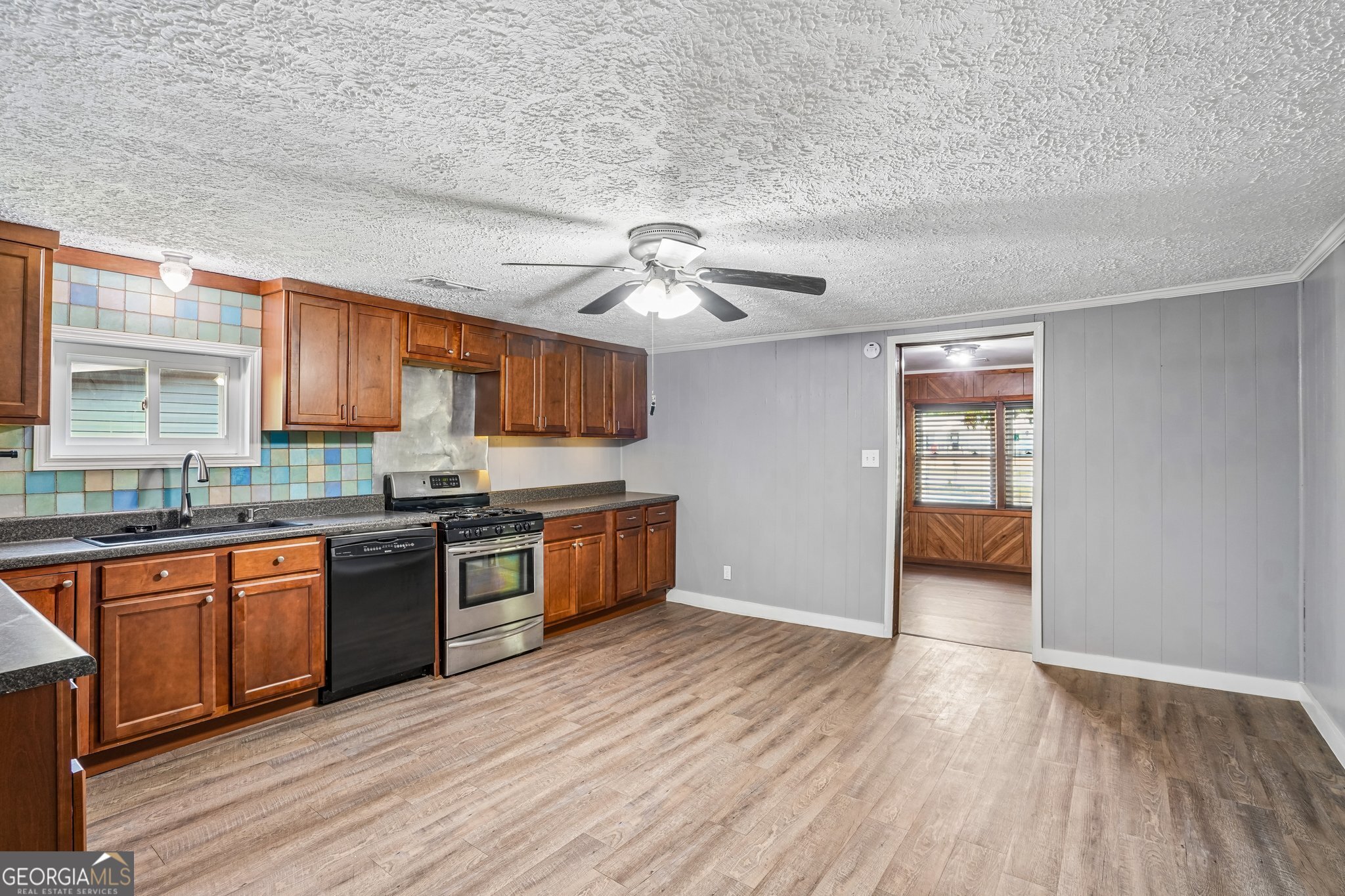 1042 Main Street Whitesburg GA 30185