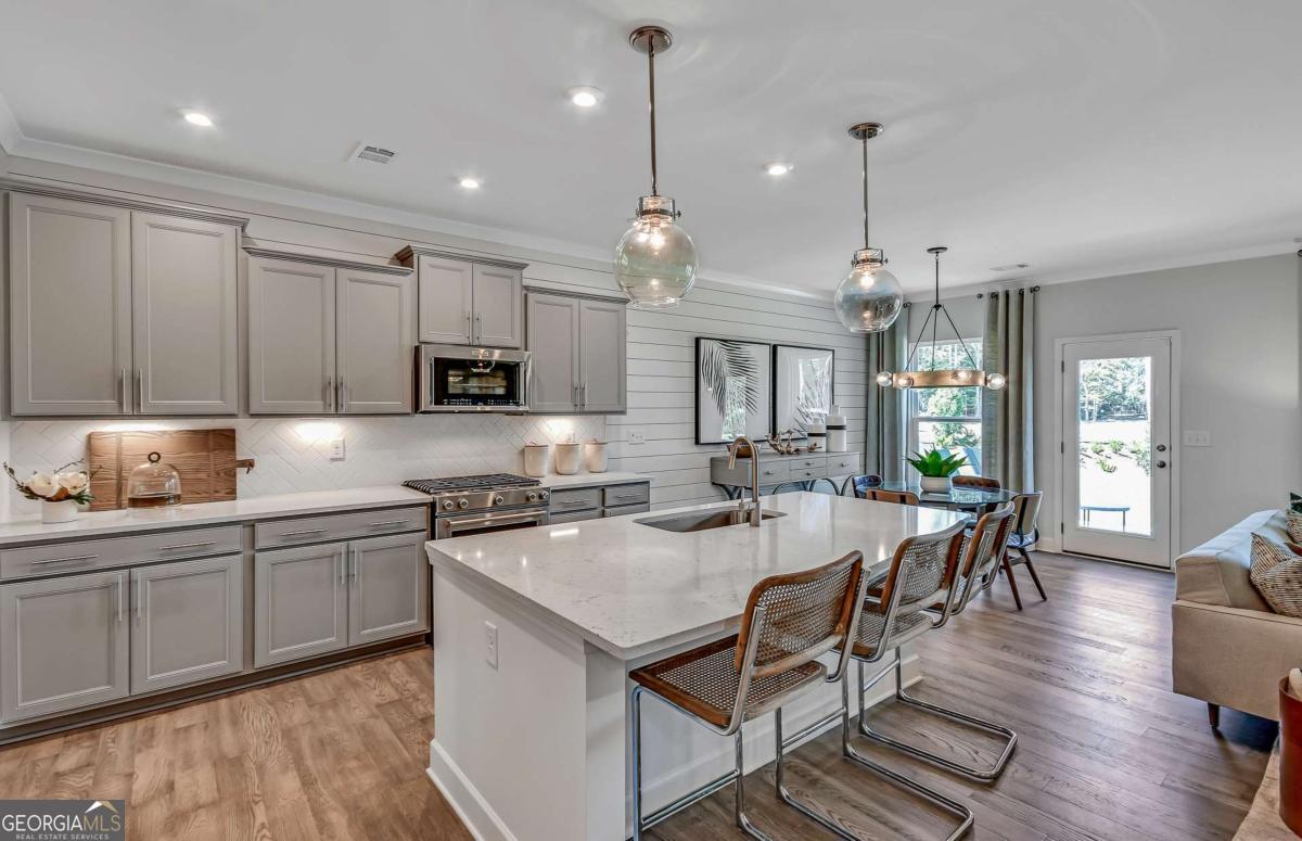 386 Aidens Bluff Hoschton GA 30548
