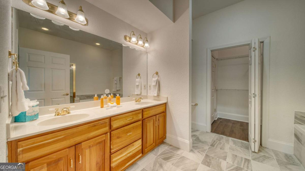 1688 Lakeview Drive Young Harris GA 30582