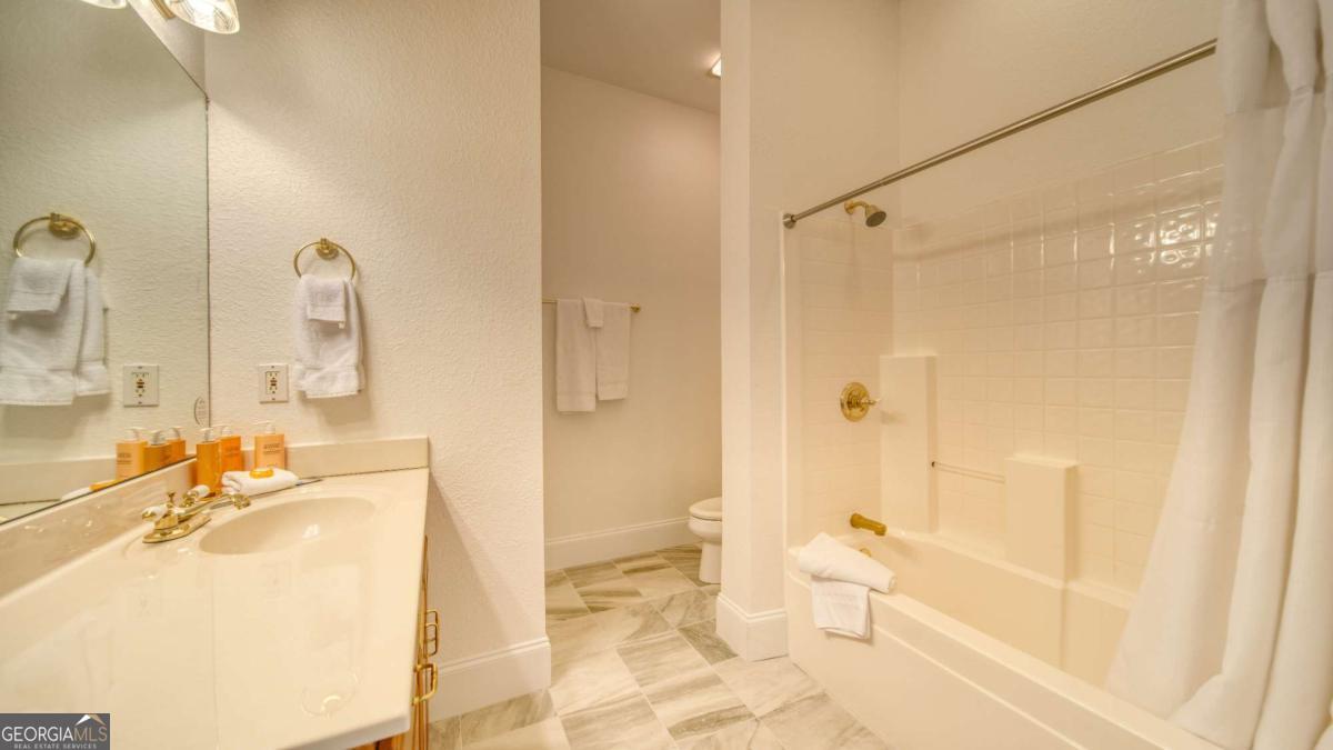 1688 Lakeview Drive Young Harris GA 30582