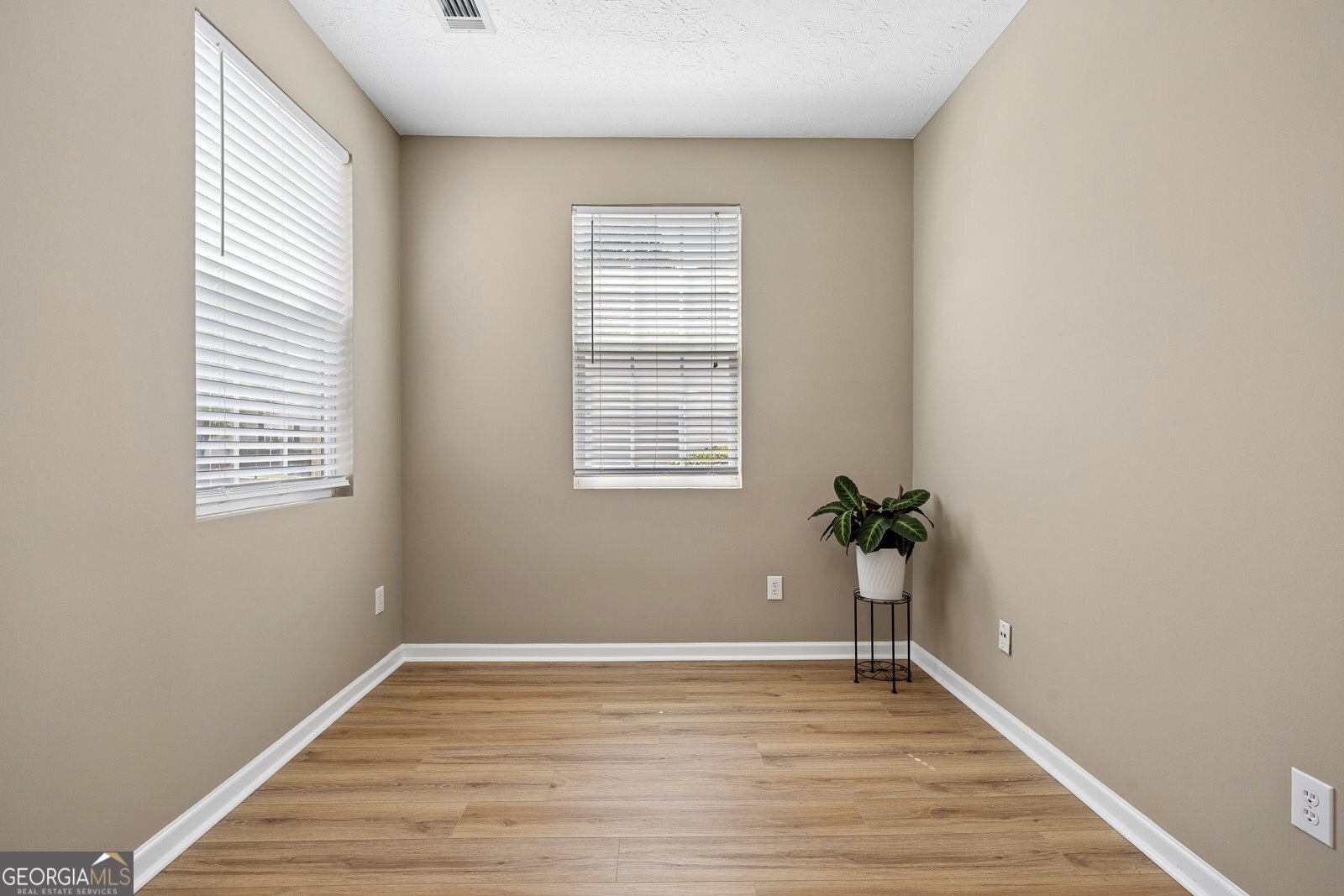 214 Hiawassee Drive Woodstock GA 30188