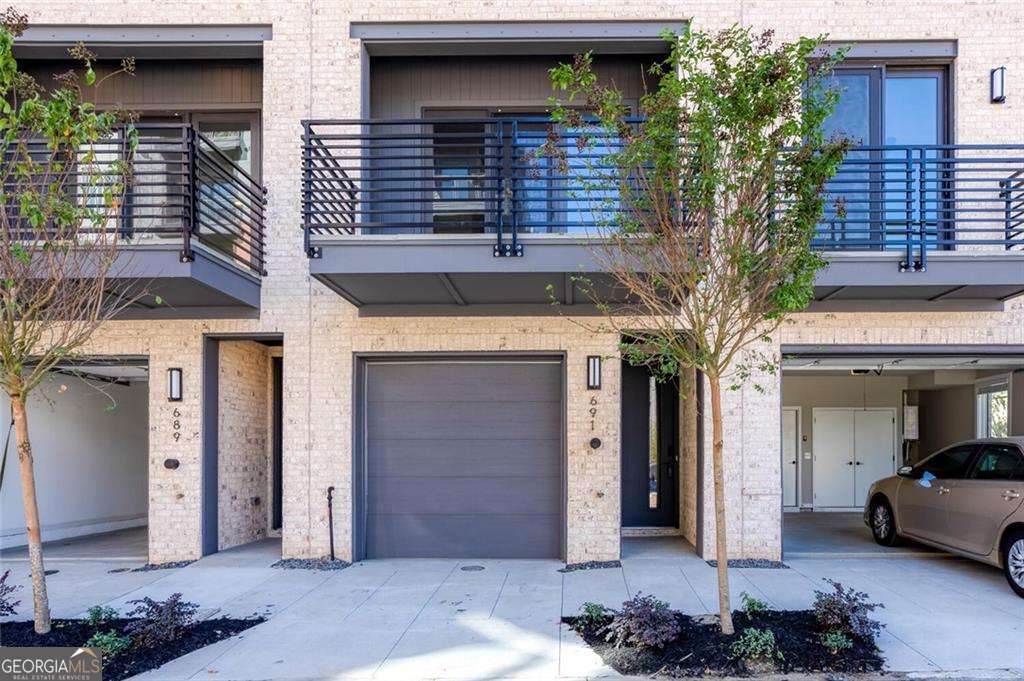691 Vidalia Lane Atlanta GA 30318