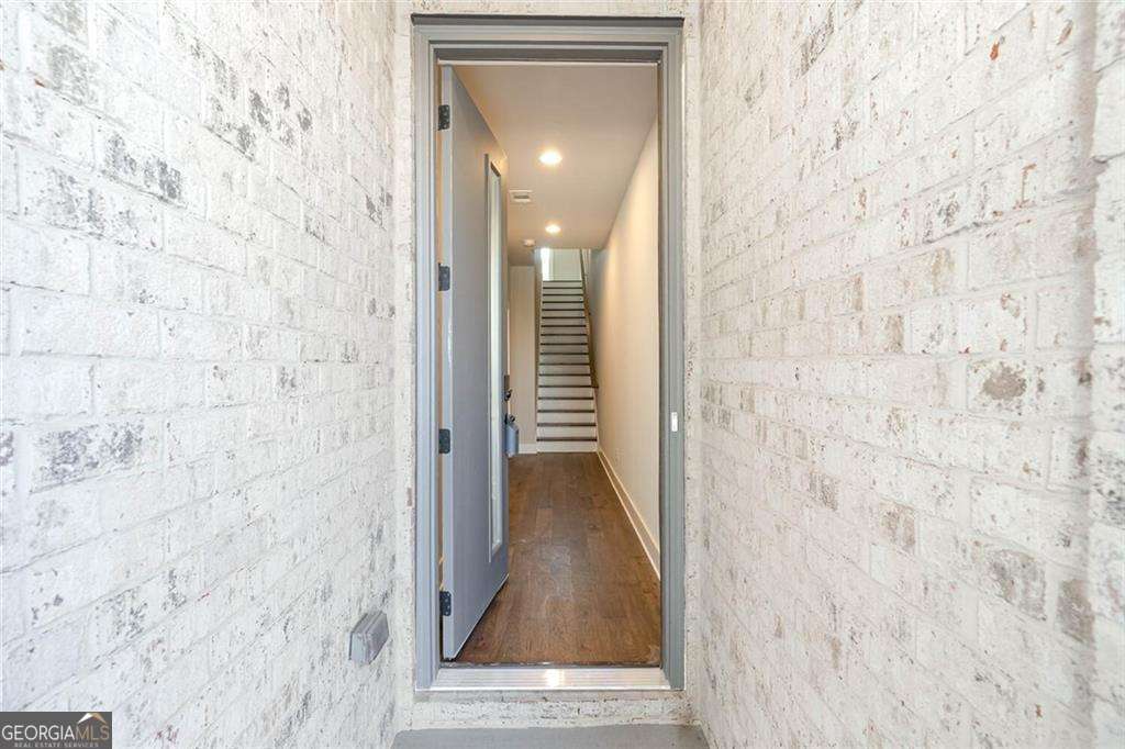 691 Vidalia Lane Atlanta GA 30318