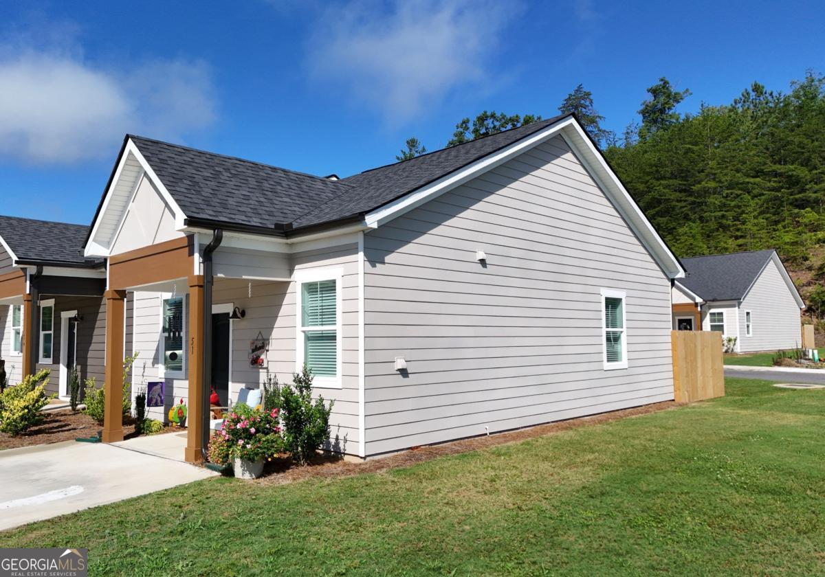 25 Grove Loop Blue Ridge GA 30513