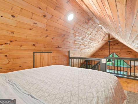 220 Oak Loop Mineral Bluff GA 30559