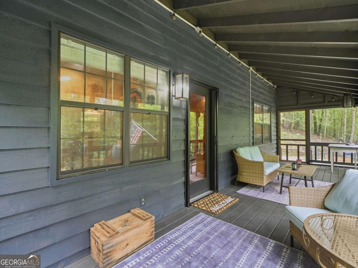 220 Oak Loop Mineral Bluff GA 30559