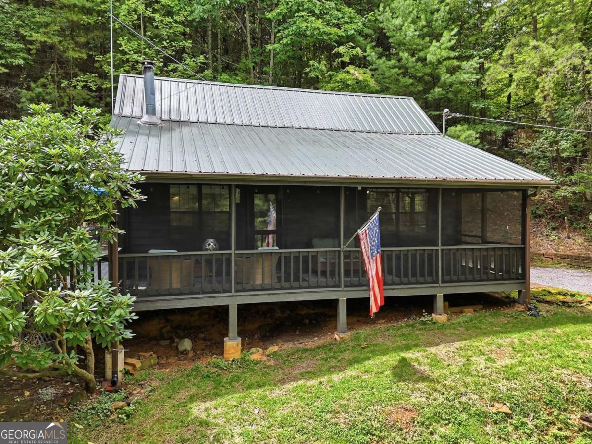 220 Oak Loop Mineral Bluff GA 30559